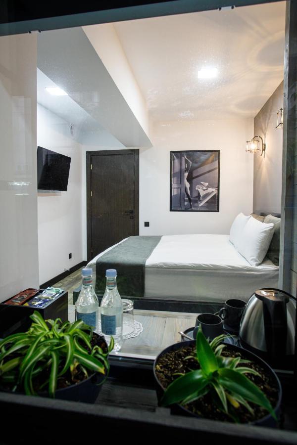 The Phoenix Boutique Hotel Yerevan Exterior photo