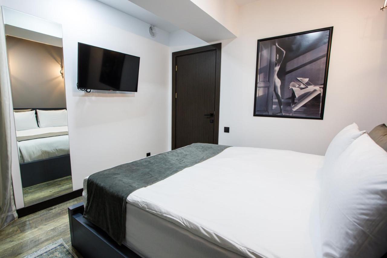 The Phoenix Boutique Hotel Yerevan Exterior photo