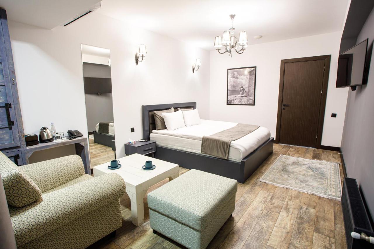 The Phoenix Boutique Hotel Yerevan Exterior photo